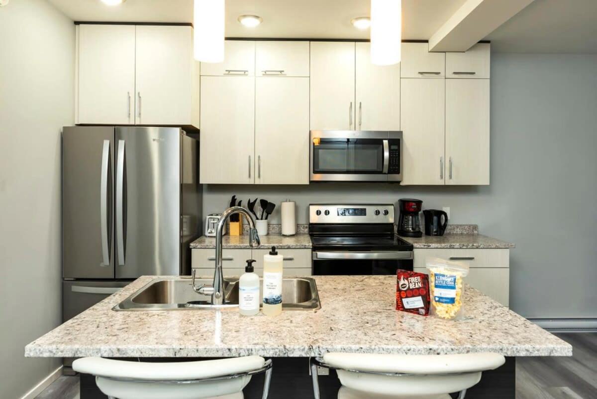 Nn - The Wanderoo - Riverdale 3-Bed 2 5-Bath Whitehorse Exterior photo